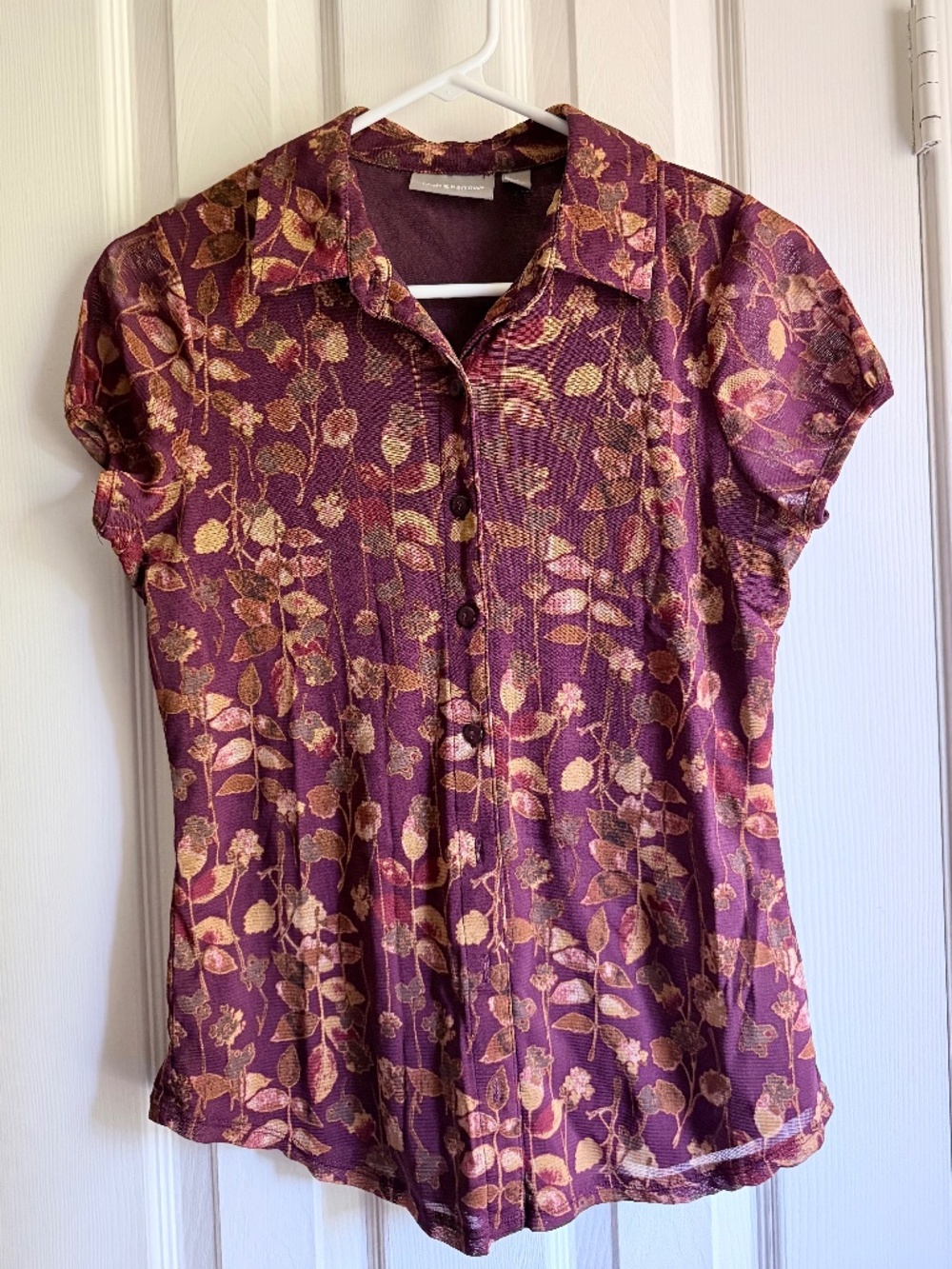 Croft & Barrow Size Small Short Sleeve Button Down Blouse with Autumn Leaves